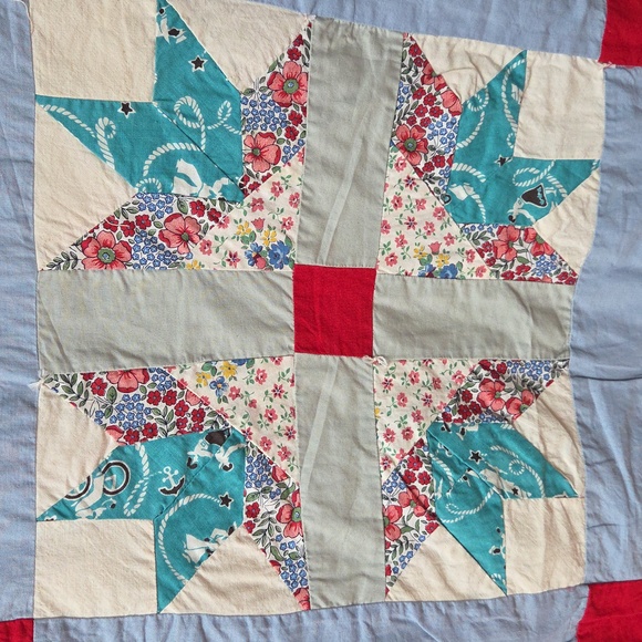 Vintage Patchwork Star Pattern Quilt with Red and Blue Accents 74x89 - Picture 3 of 17